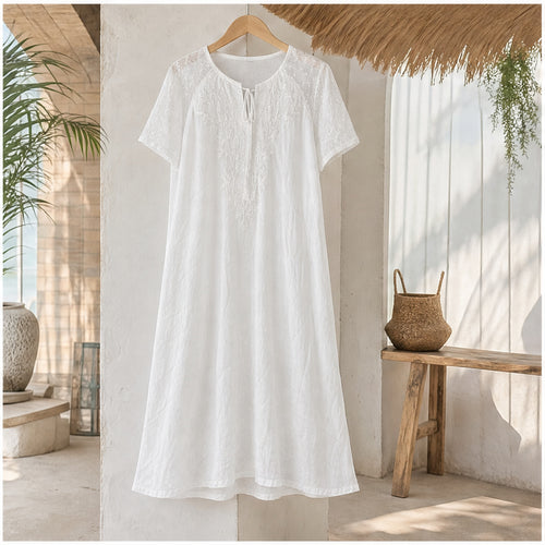 HS Jurk Handmade in India Wit ton-sur-ton detail - sfeerbeeld