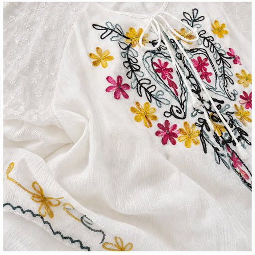 HS Jurk Handmade in India Zwart geel roze borduur - detail van handwerk en borduursel
