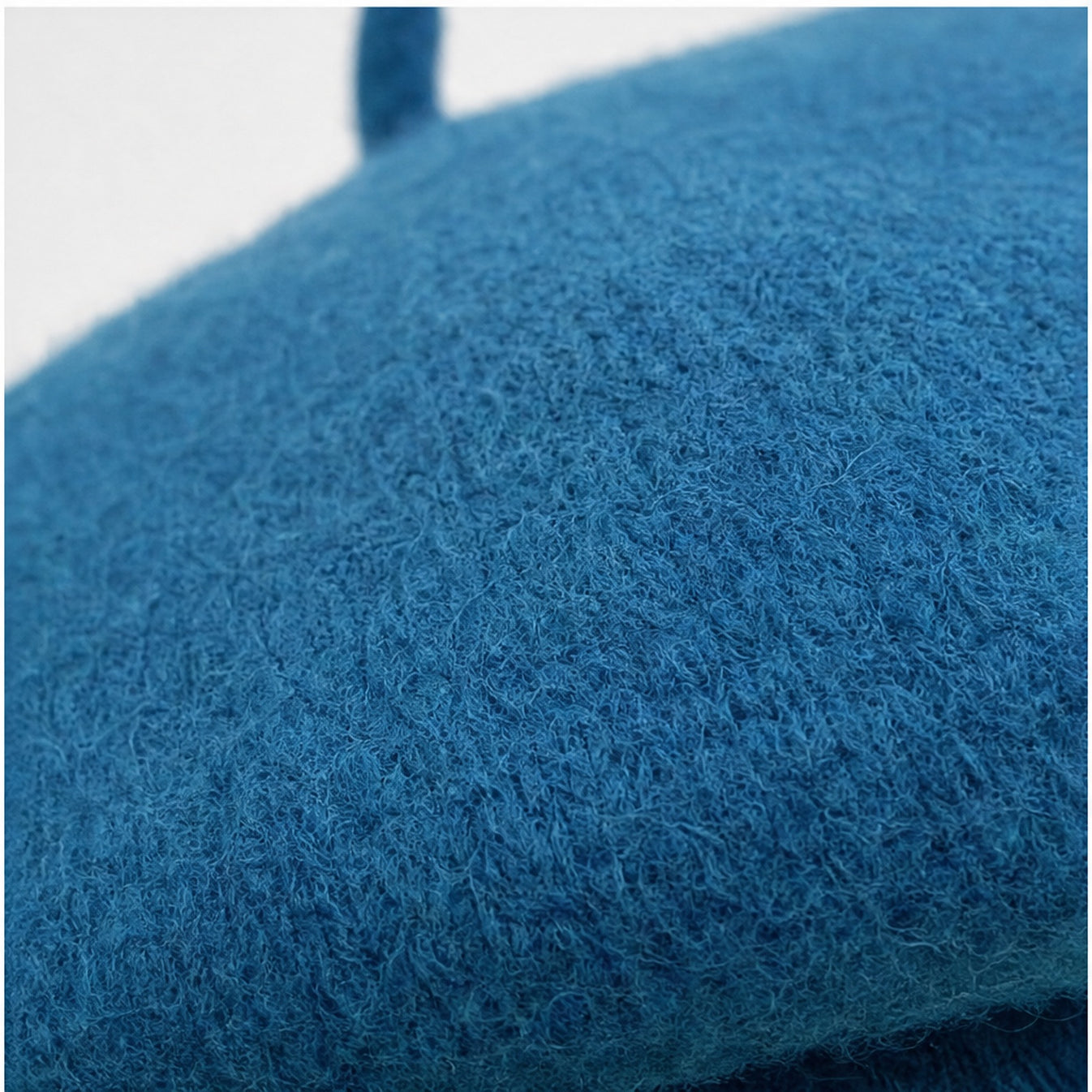 Baret Blauw Wol - detail van materiaal en afwerking