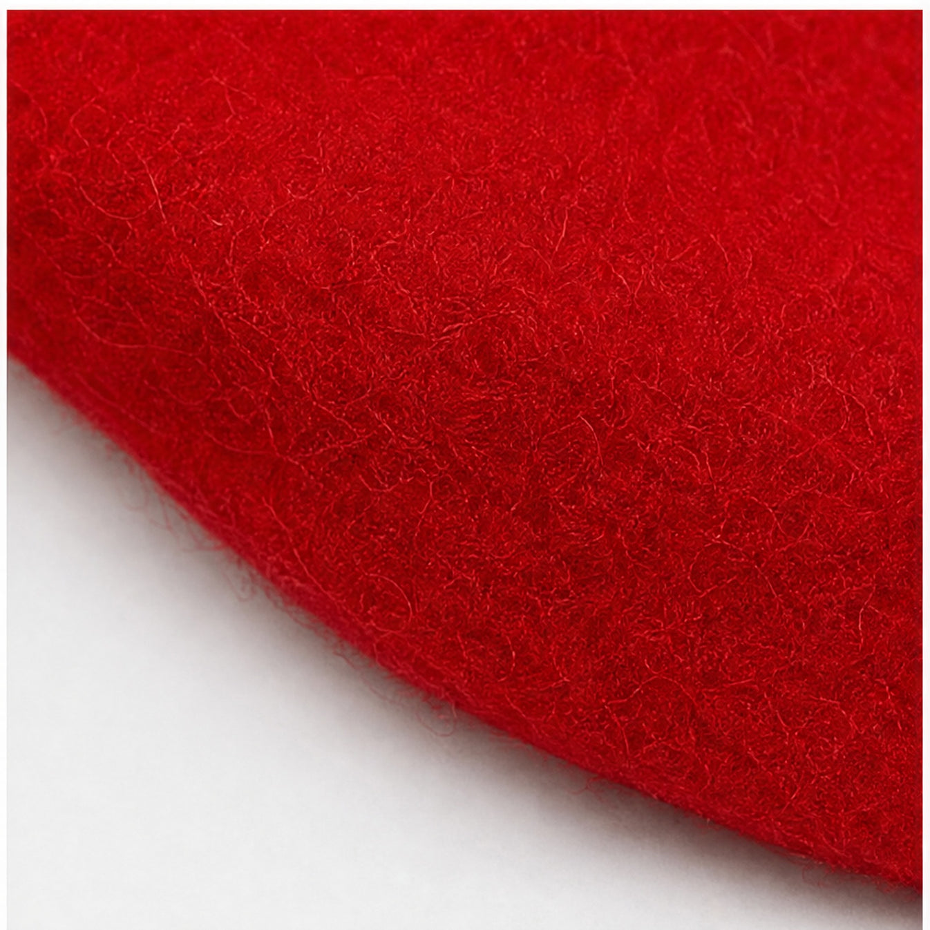 Baret Rood Wol - detail van materiaal en afwerking